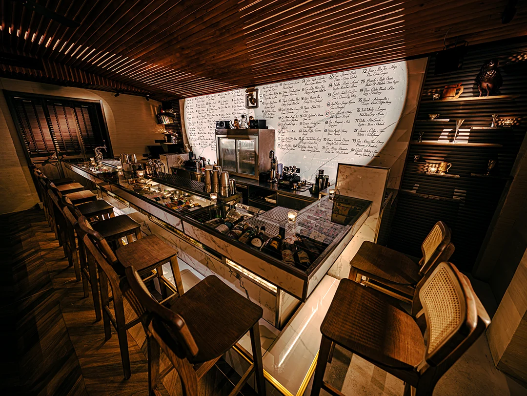 Reply Bar Shanghai bar counter